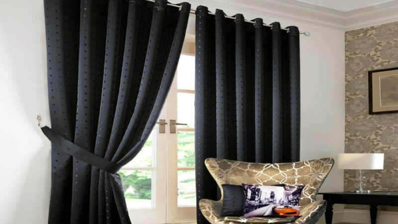 Is that a true sleeve curtain that doesn’t take up much space?